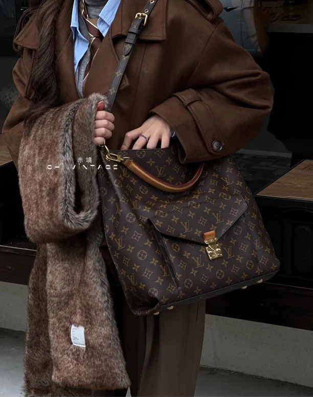 95新 LouisVuitton/路易威登 4720 泫雅老花Métis hobo单肩包