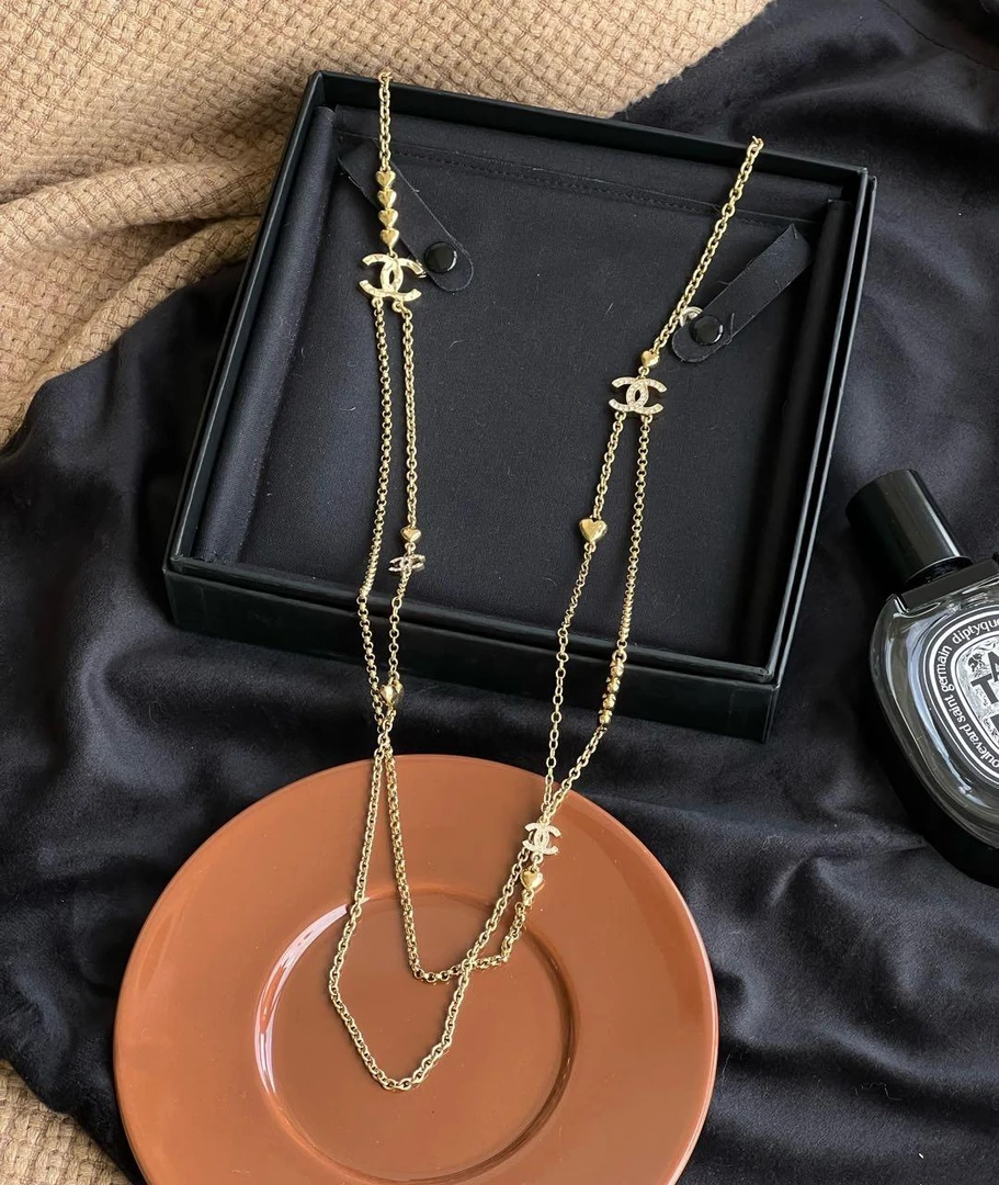 1391 CHANEL金色熔岩双c爱心长项链 项链/吊坠