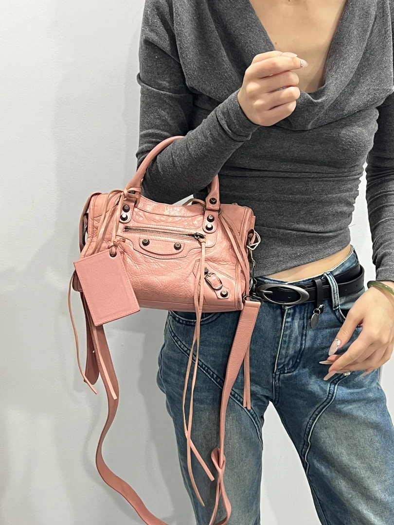 95新 Balenciaga/巴黎世家 8697 藕粉色mini机车斜挎包