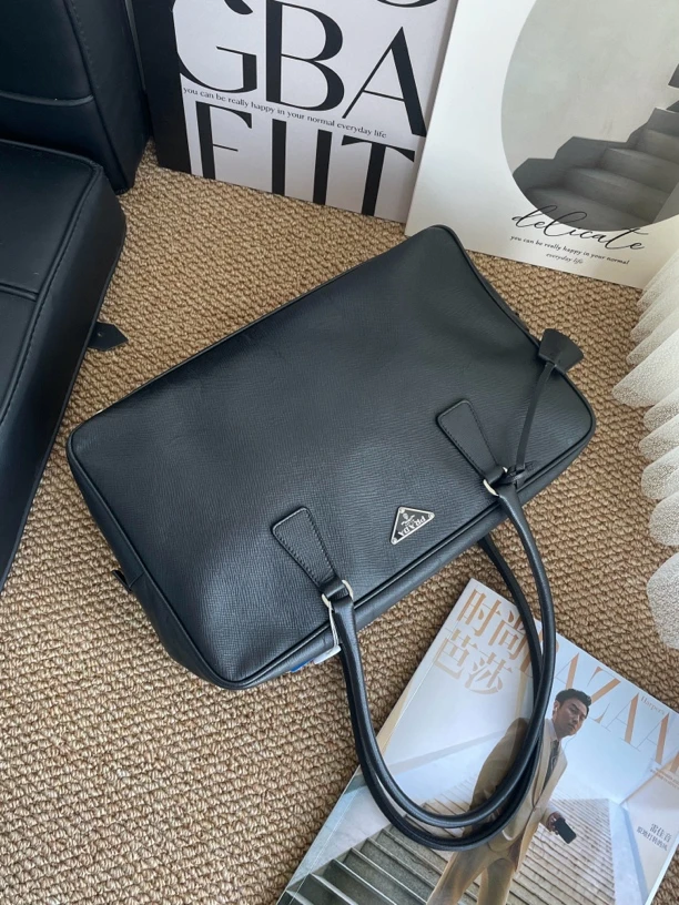 95新 Prada/普拉达 7583 黑色波士顿时尚休闲简约百搭手提单肩包