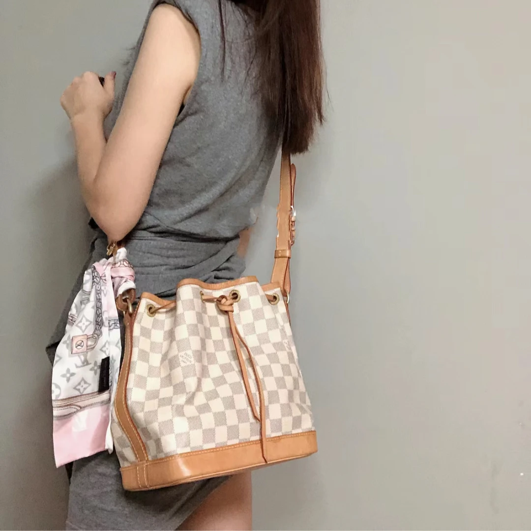 95新 LouisVuitton/路易威登 0559 白棋盘水桶bb单肩斜挎包时尚