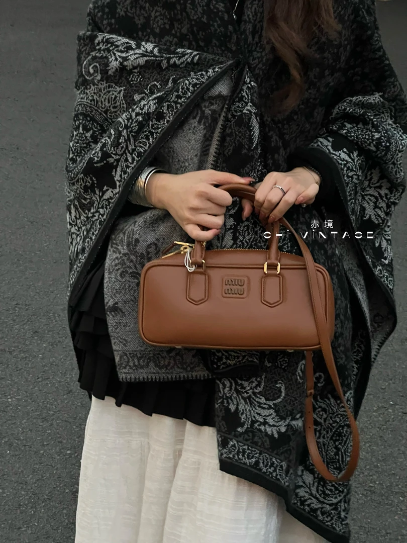 95新 MIU MIU/缪缪 4164 棕色保龄球手提中号