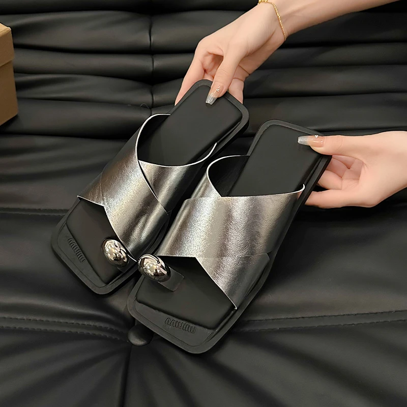 拖鞋女外穿2025夏季新款夹趾凉拖鞋女绝美法式平底百搭方头一字拖