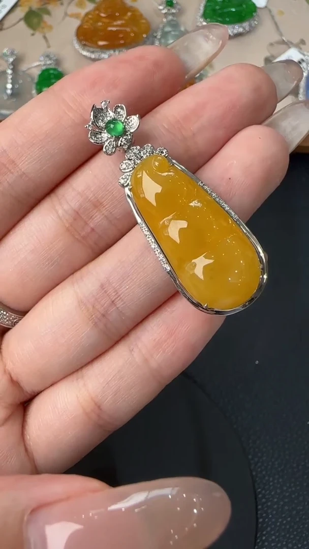 【闪购商品】翡翠吊坠(不含链)18K金镶嵌35