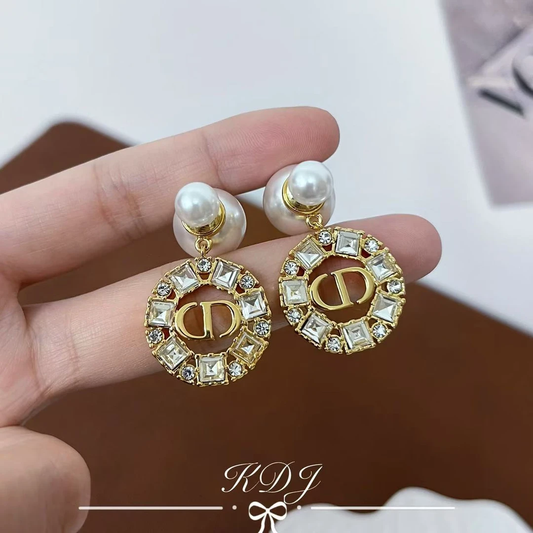 铜合金耳饰 E0301新款珠珠耳环镂空字母耳饰女时尚耳钉小众设计感