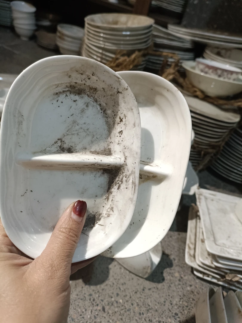 磁州窑出口骨瓷碟子一对