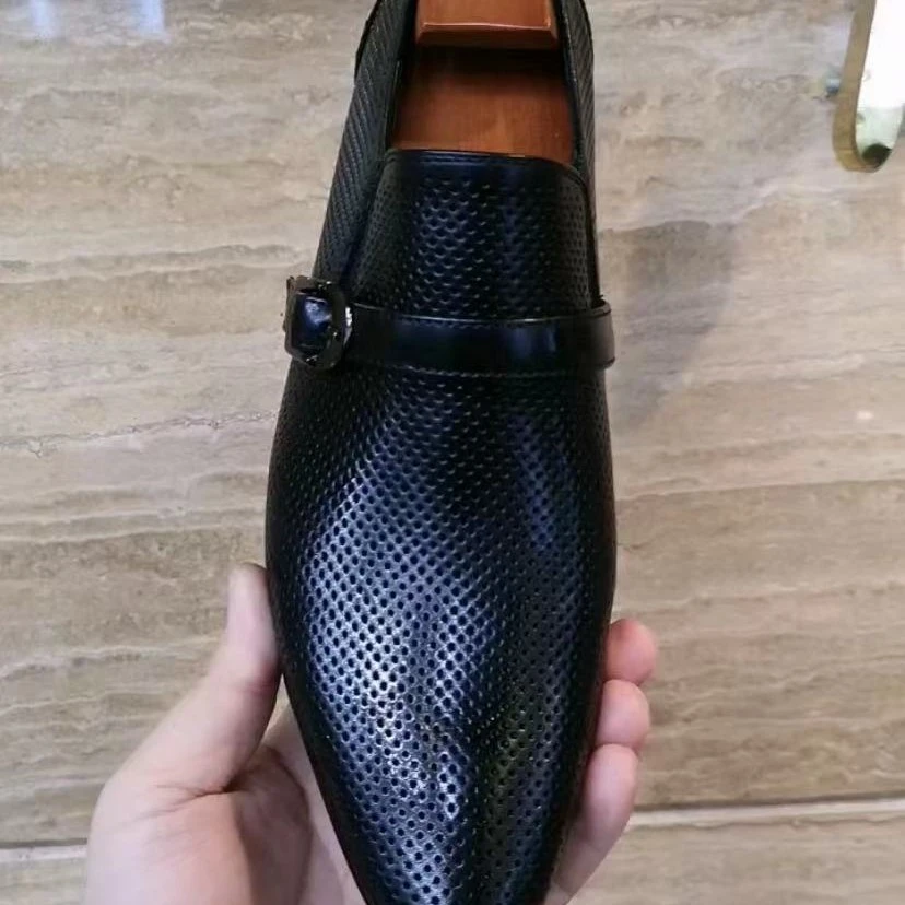 新款高品质全皮面冲孔休闲百搭男鞋