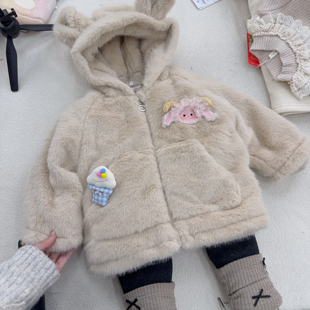 【XTL】2024新冬奶咖色刺绣小羊连帽毛毛外套 8357