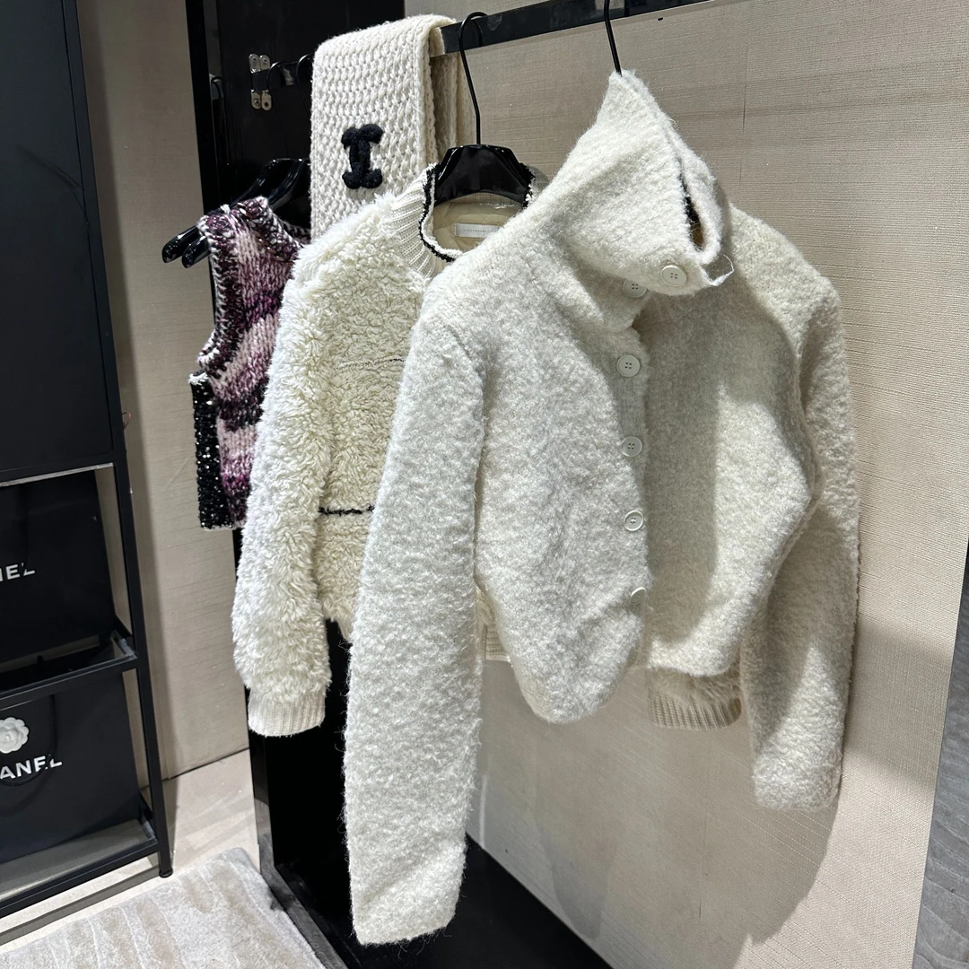 【大大钱】韩国原版ins奶白色绵软羊毛翻领毛衣短款