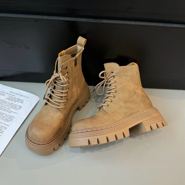 SUSU马丁靴女英伦风新款秋季女鞋子百搭短靴 5156-16(四右2)A3