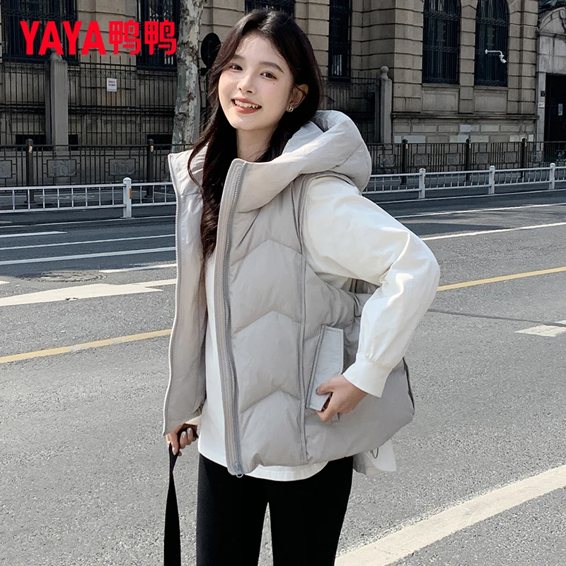 YAYA/鸭鸭轻薄短款羽绒马甲女2025新款冬季连帽时尚保暖薄款外套