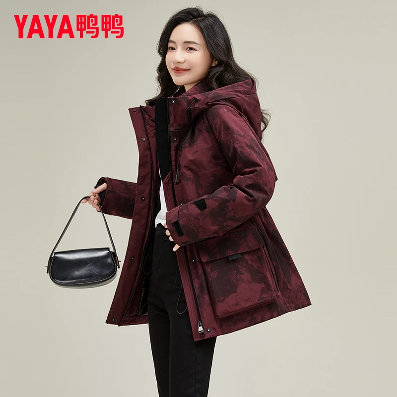 YAYA/鸭鸭2025年时尚高级感轻户外百搭收腰女冬季短款羽绒服连帽