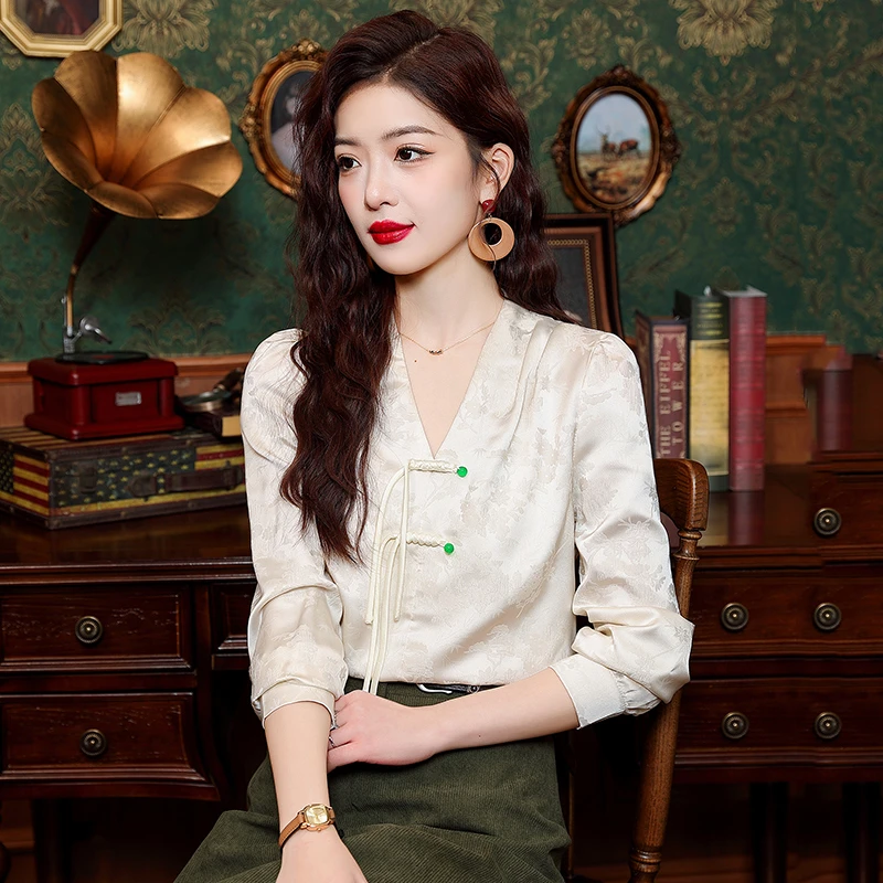 新中式v领国风长袖提花衬衫女春装2025春季新款复古上衣女士衬衣