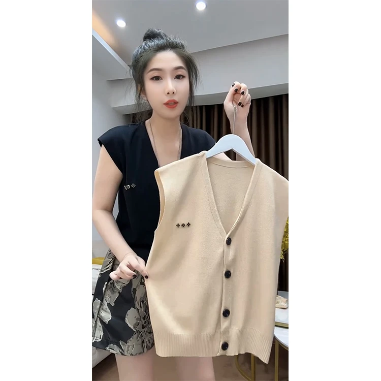 欧货2025春夏新款修身弹力薄款单排扣百搭显瘦无袖背心上衣女