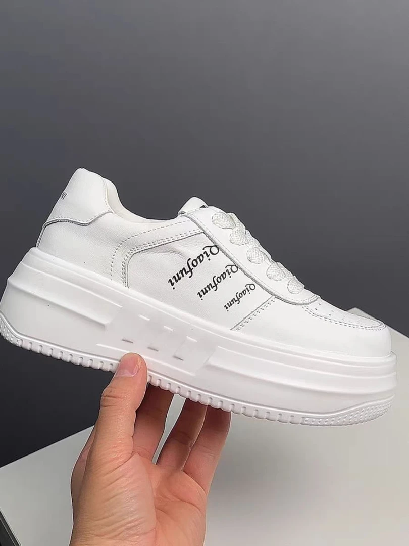 9001 女士休闲板鞋小白鞋