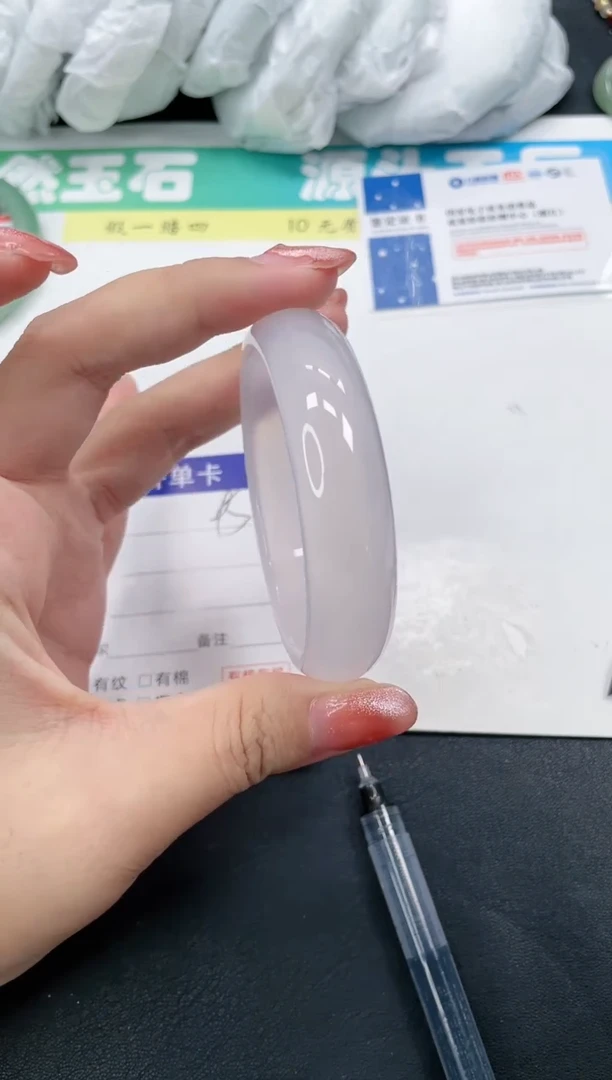 【闪购商品】石英质玉手镯未镶嵌95-56