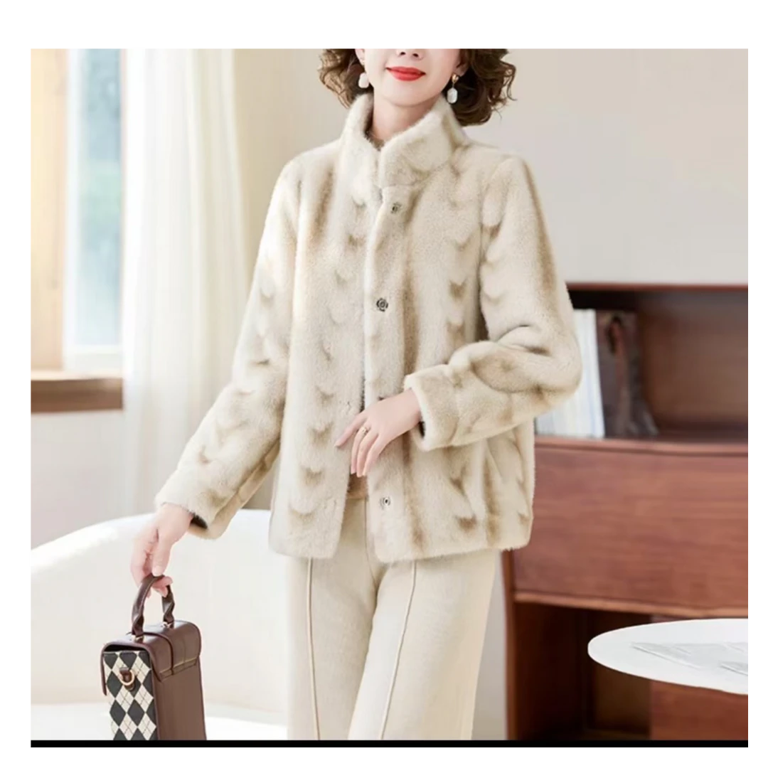 【精品妈妈】2024冬季新款高端短款猫眼月牙大衣女装