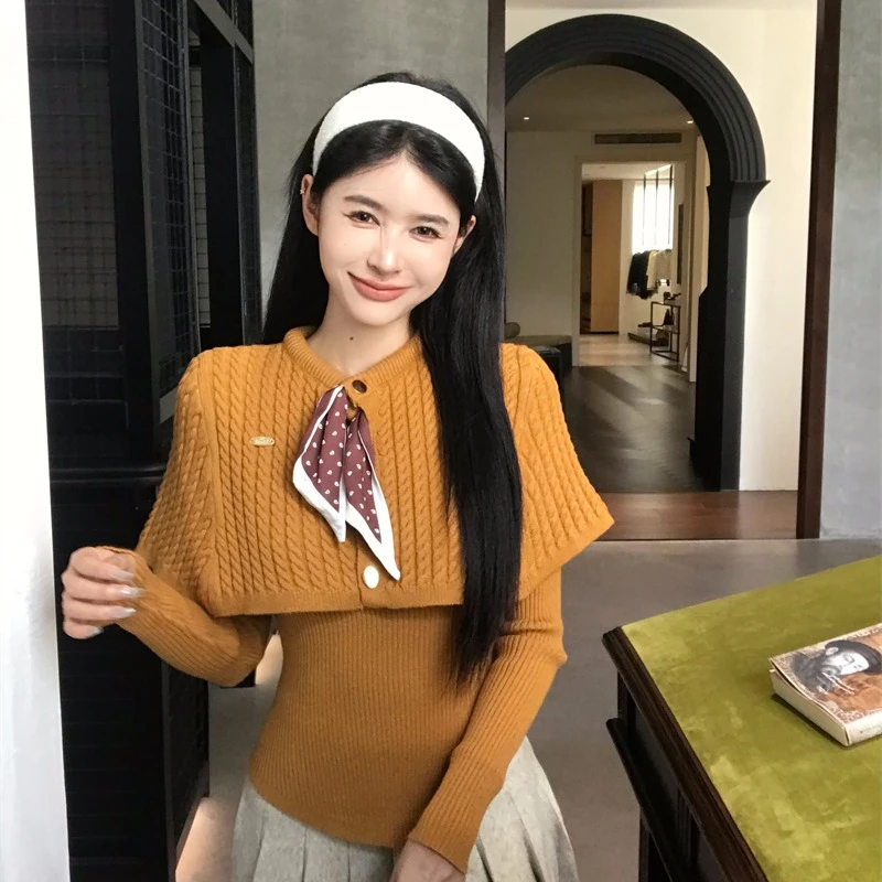 韩版富家千金风穿搭设计感斗篷麻花针织毛衣套装女秋冬高级感上衣