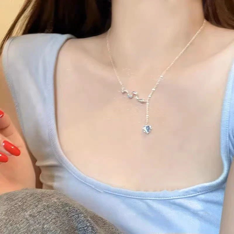 铜合金项链 梅姐饰品2551设计感蛇形爱心流苏锁骨链气质轻奢