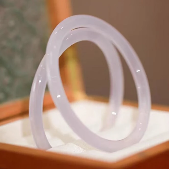 浅紫色细圆条玛瑙玉髓手镯葡萄紫芋泥啵啵紫玉石叮当手镯百搭显白