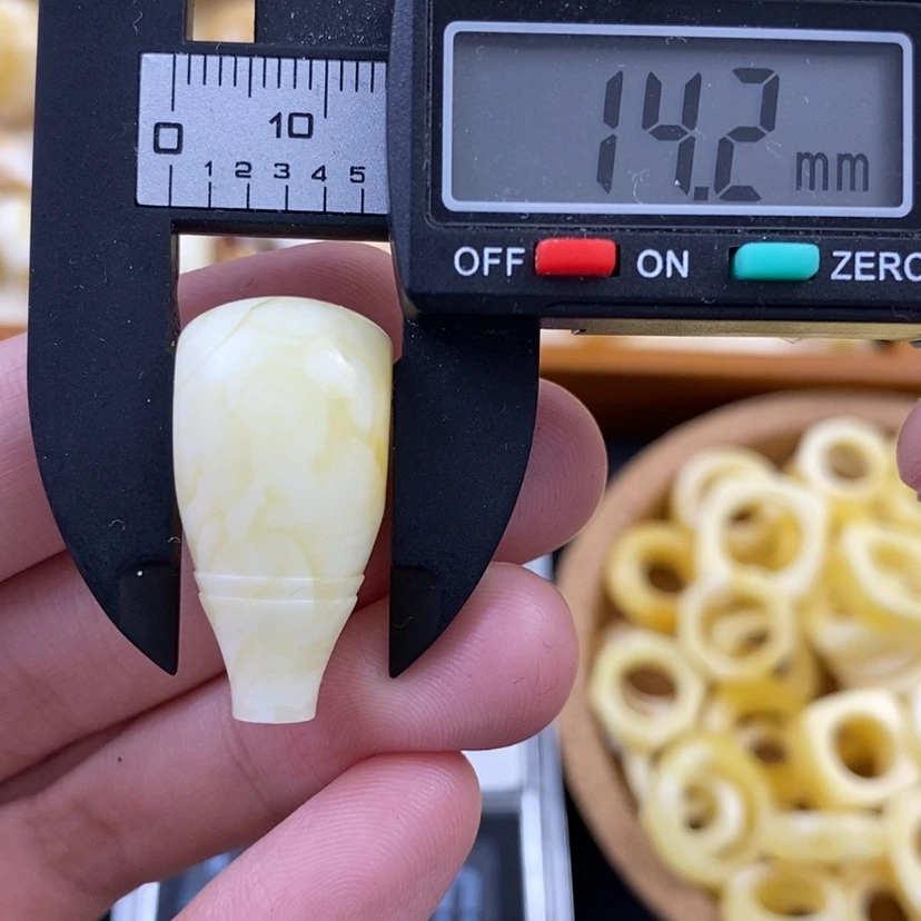 【闪购商品】琥珀裸石未镶嵌
