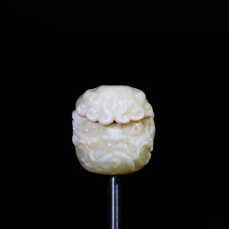 15蜜蜡老型单珠原矿雕刻兽面白蜡白花浓蜡蜜蜡配饰v32/15.8*17