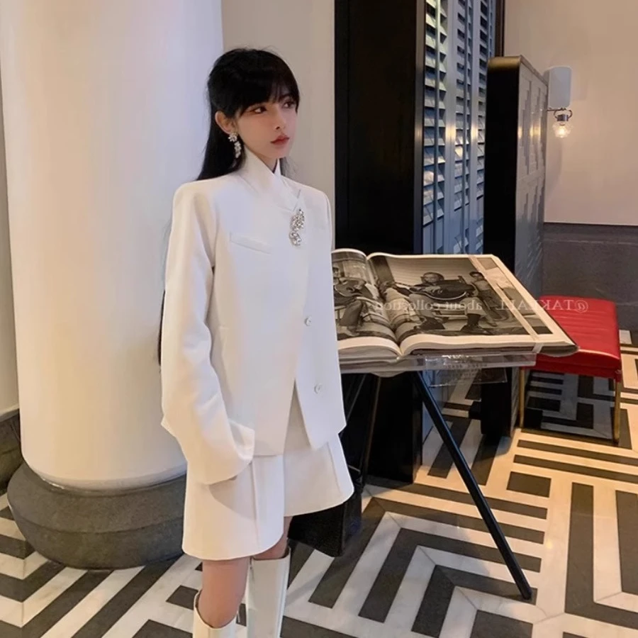 2025夏季薄款套装女小香风新中式国风法式千金白色西装短裤两件套