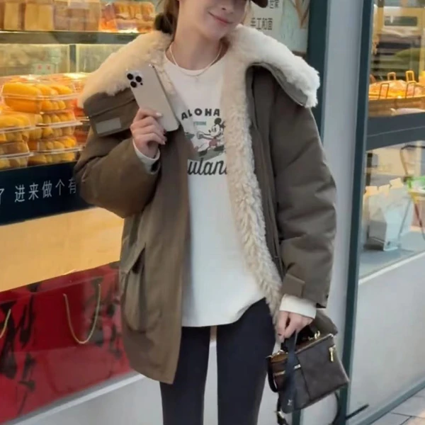 2024冬季新款韩版时尚大翻领拼接羊羔毛加厚派克服外套女保暖棉衣