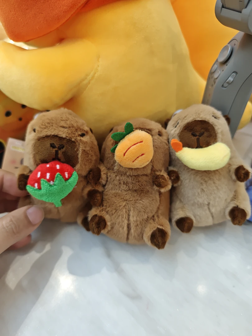 卡皮巴拉水豚毛绒玩具挂件可爱公仔生日礼物