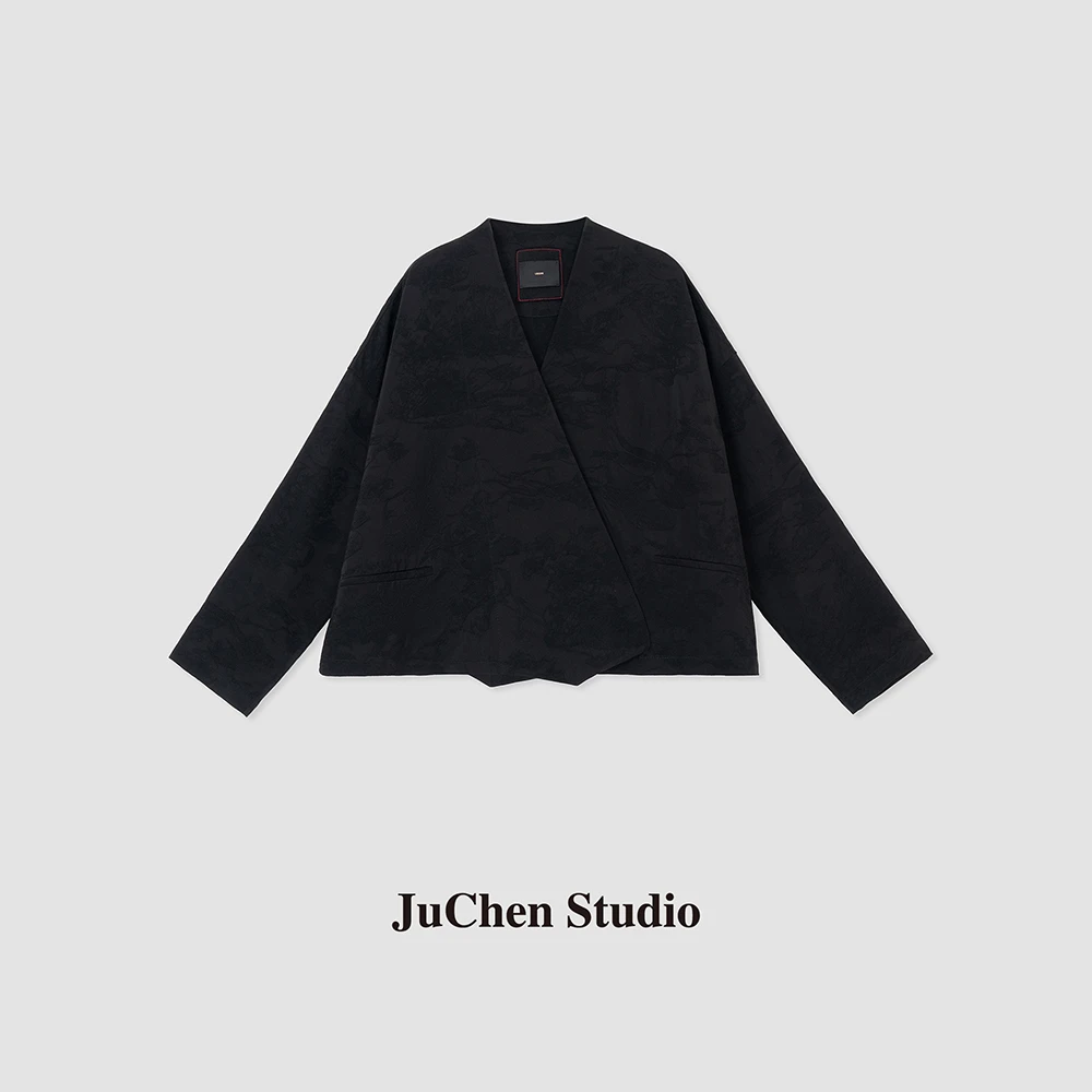 “举手投足展现洒脱风骨”大轮廓剪裁夏日乌玛禅学道袍外套SS042441