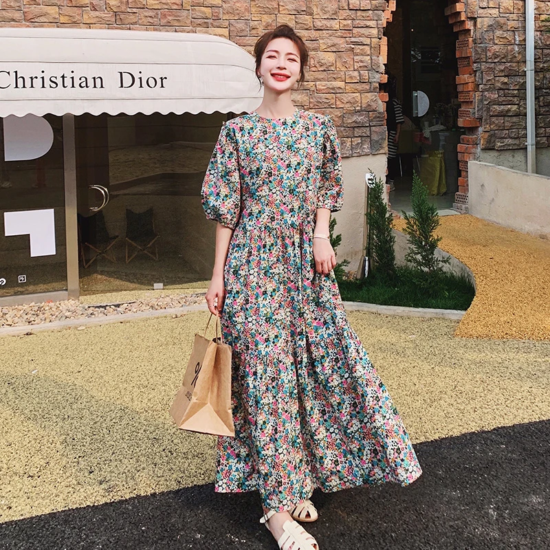 法式轻熟风碎花连衣裙女2025夏季新款设计感小众名媛气质显瘦长裙