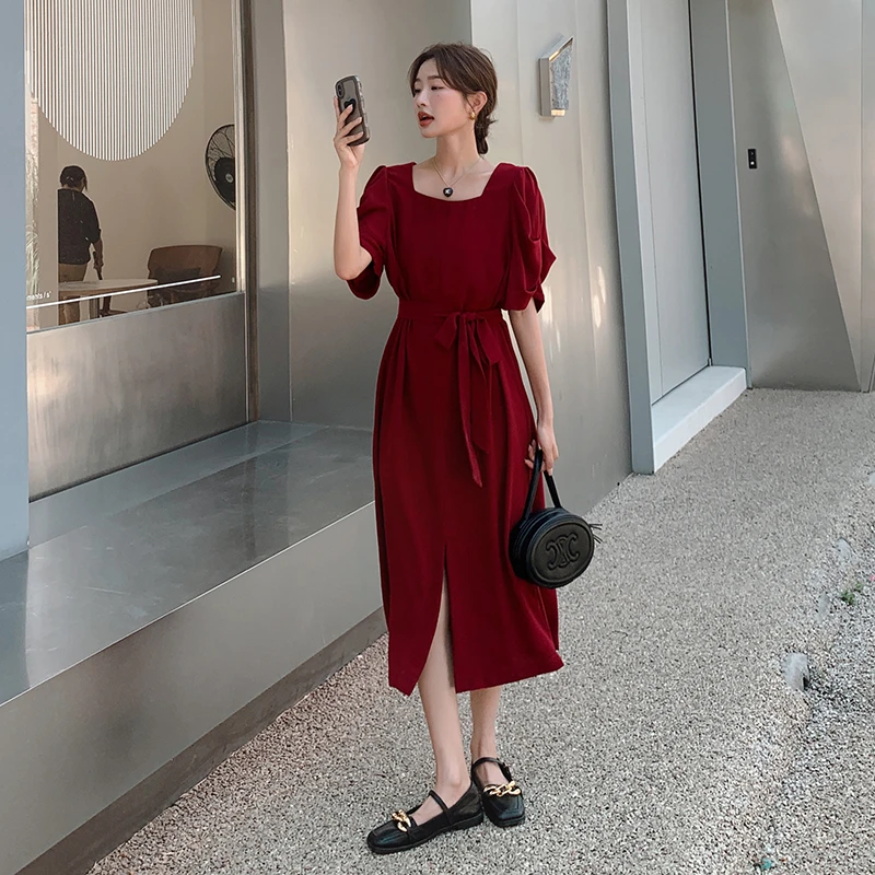 法式日常红色方领酒红色女夏季新款气质高级感收腰显瘦开叉长裙子