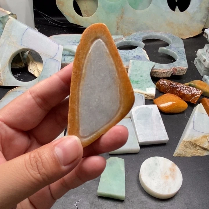 翡翠配石天然缅甸翡翠玉石