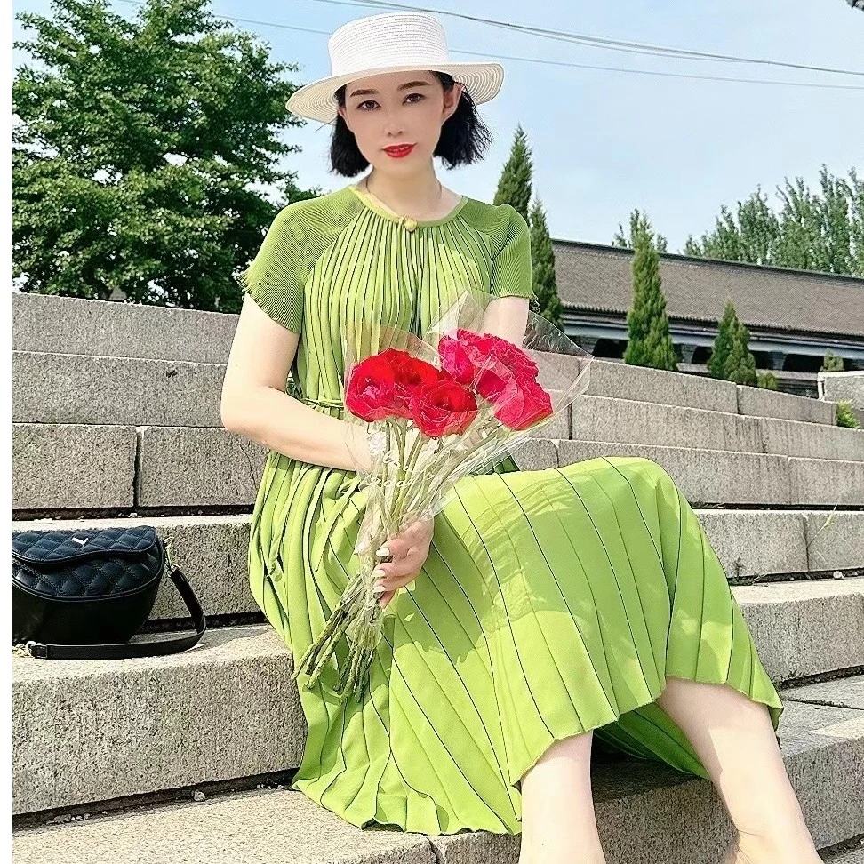 三宅褶皱法式高级感宽松长款时尚显瘦休闲薄款圆领连衣裙