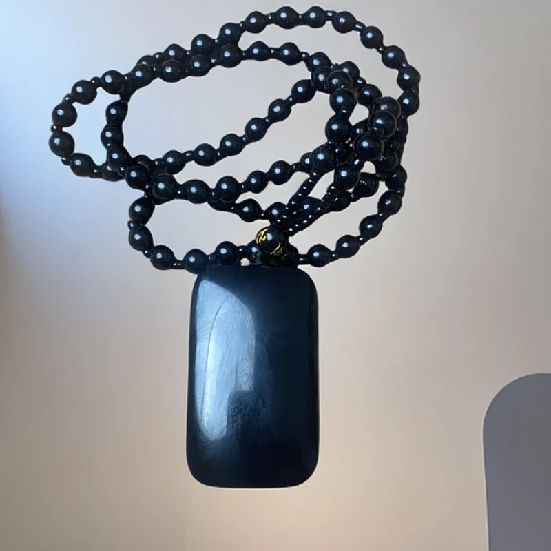 和田玉墨玉无事牌吊坠