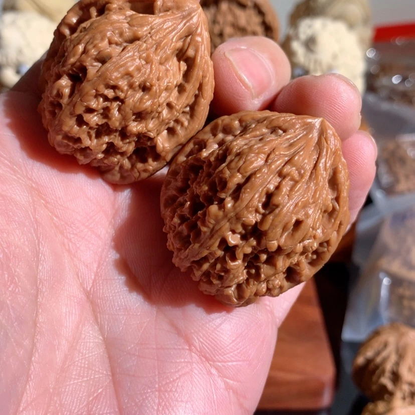【闪购商品】桃核把件37南将石