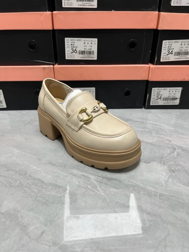 1065 货1 米色平底乐福鞋