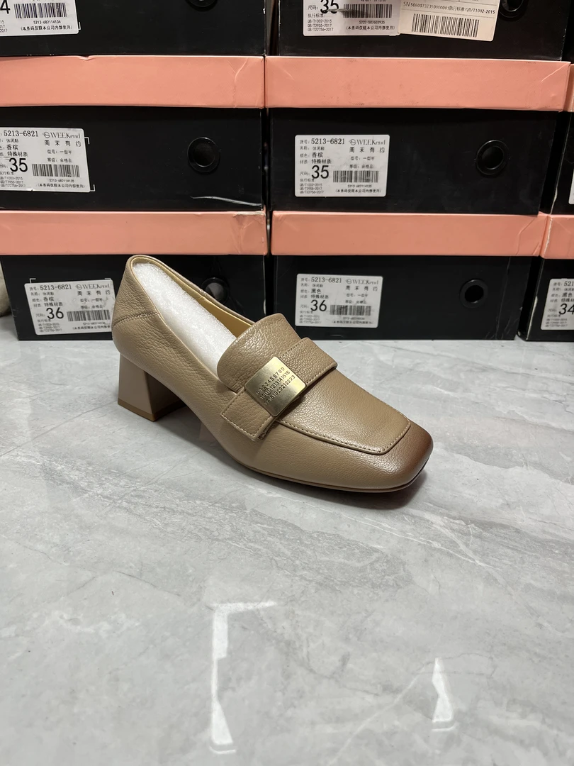 017 样7 卡其色方头简约高跟单鞋