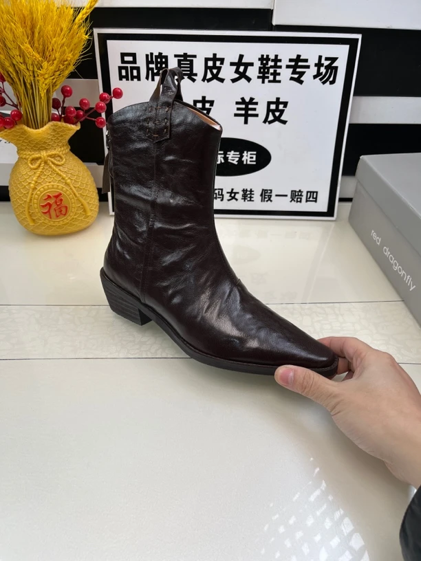 7028 棕色 羊皮短靴