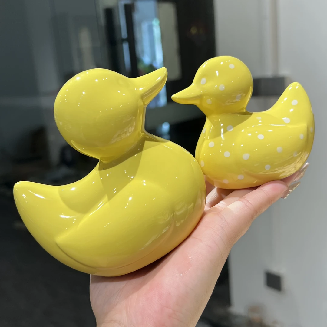 【东泰】出口尾单 黄色小鸭釉下彩陶瓷摆件一对