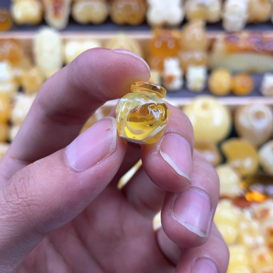 琥珀裸石未镶嵌蜜蜡