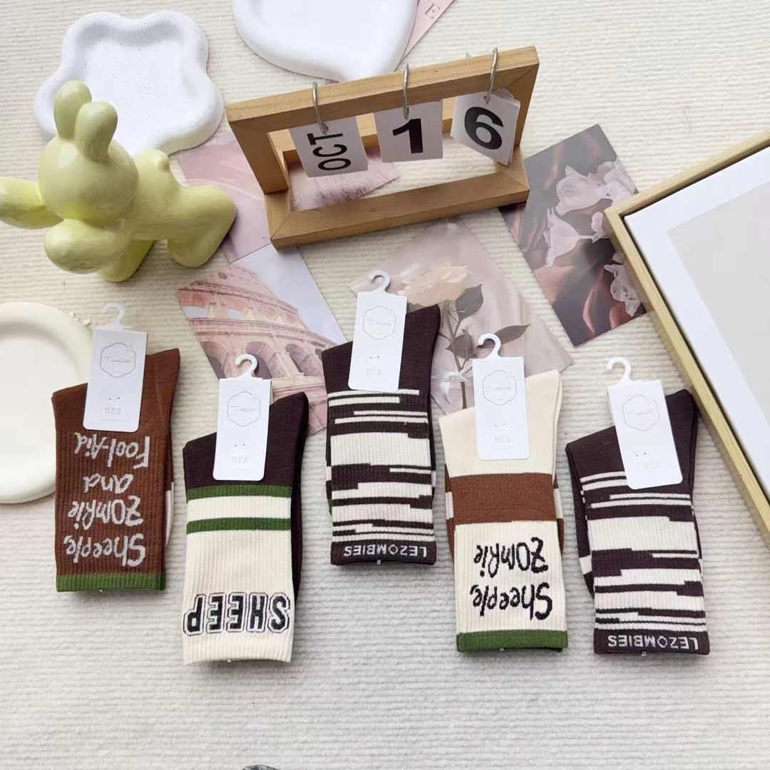 T7709 五双女袜休闲简约时尚中筒袜