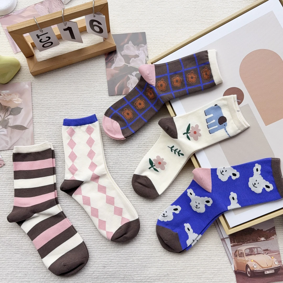 D001-189 五双女袜休闲简约时尚中筒袜