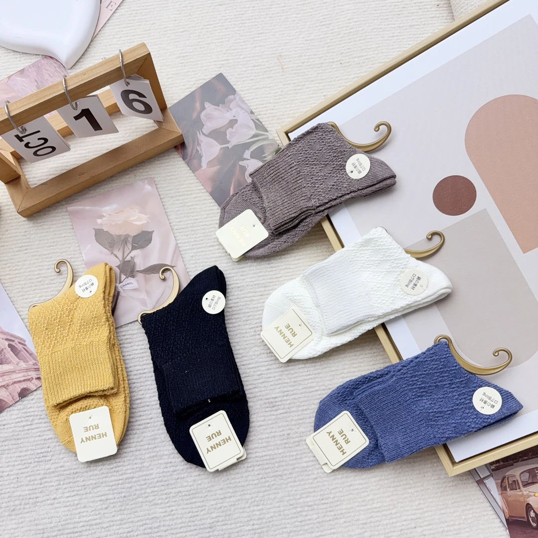 HNL-1813 五双女袜休闲时尚简约中筒袜