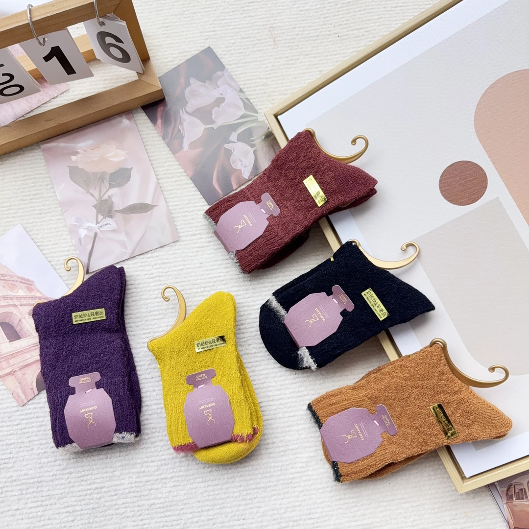 G71581 五双女袜秋冬保暖时尚中筒袜