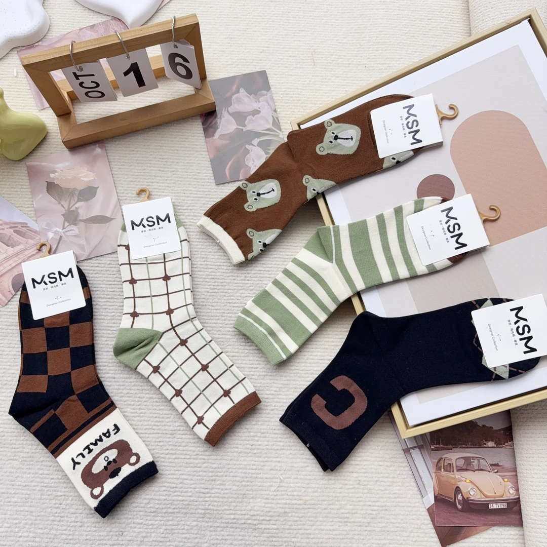 D001-176 五双女袜休闲卡通可爱中筒袜