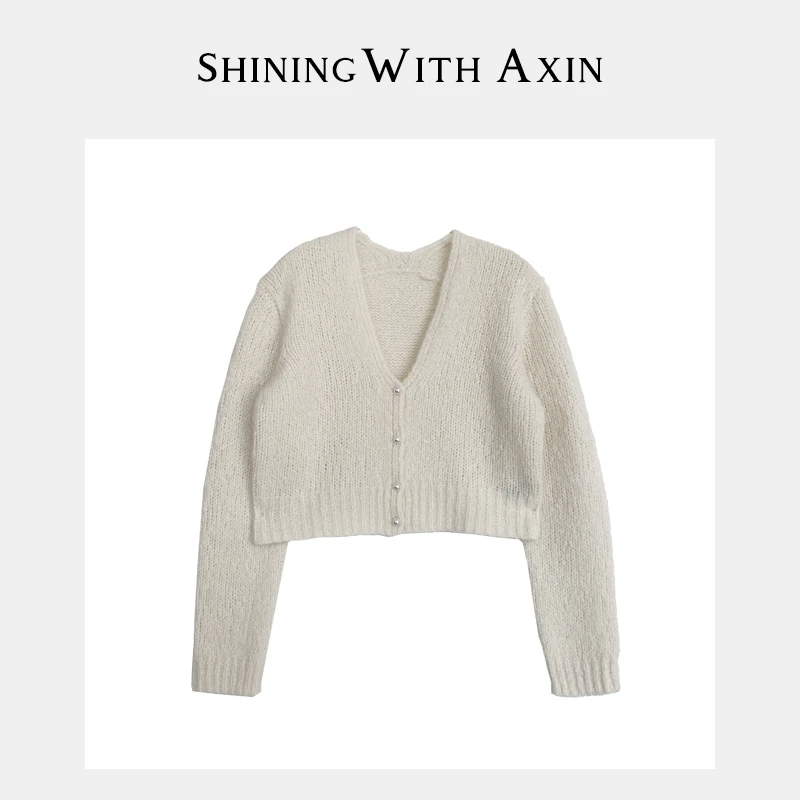 阿昕亮晶晶 黑金线 羊绒绢丝珍珠扣温柔挂气质白色开衫AX231245