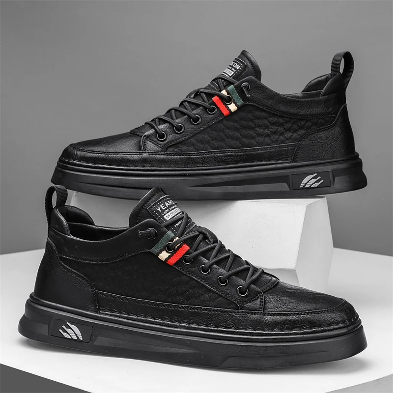 YEARCON/意尔康男鞋2025秋季新款黑色休闲百搭鞋工作告白穿搭板鞋