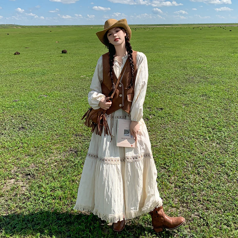 米白色连衣裙套装气质女2025新款度假风长裙显瘦美拉德马甲两件套