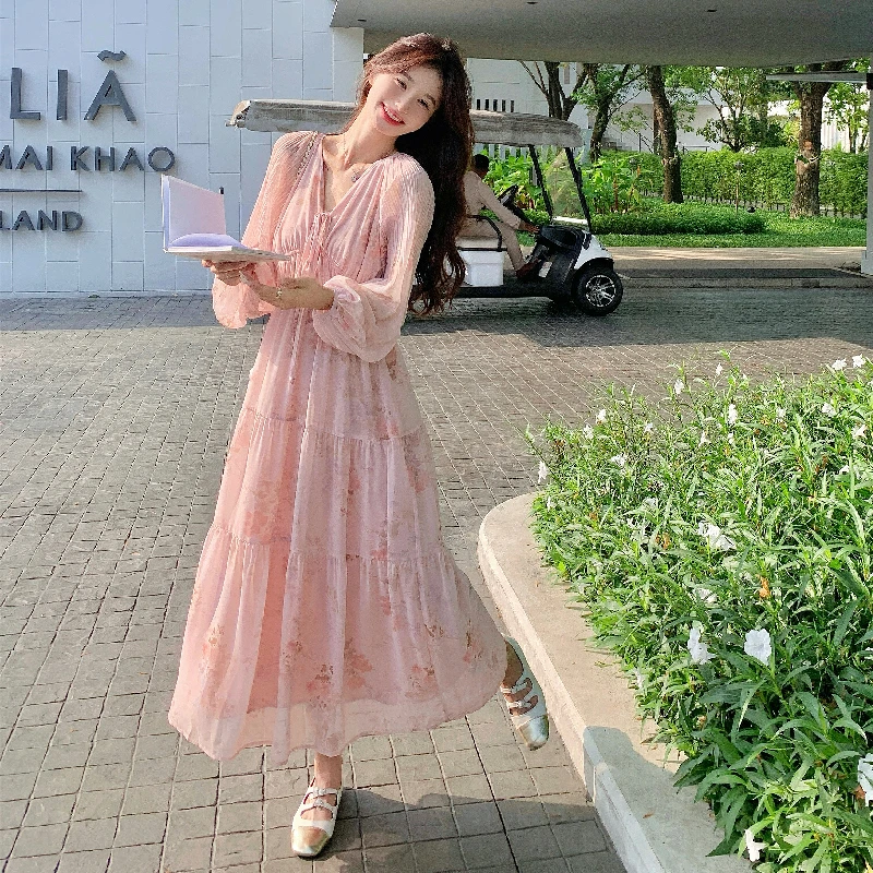 粉色裙子度假风显瘦V领雪纺印花连衣裙女夏气质长款仙女裙设计感